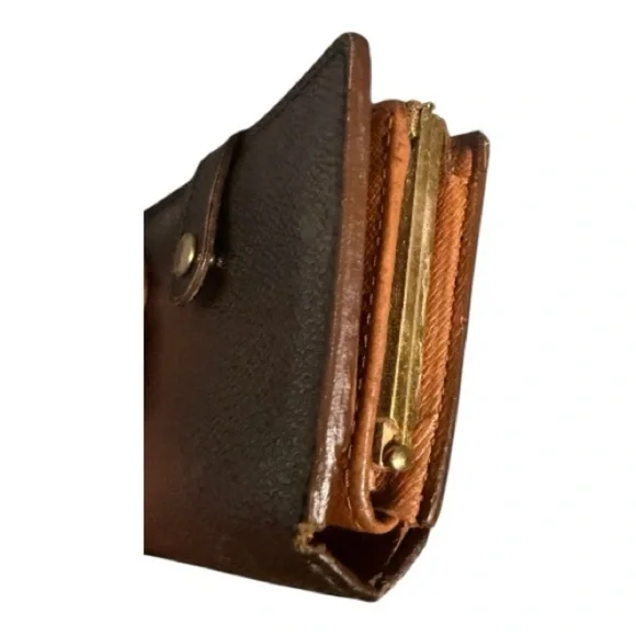 Louis Vuitton Kiss Lock Wallet - Picture 5 of 8